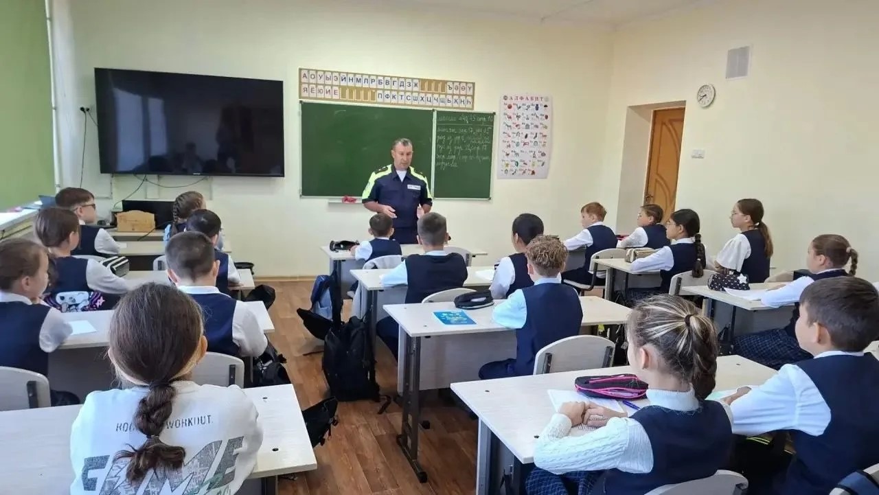 Фотолар – район мәгариф идарәсеннән.