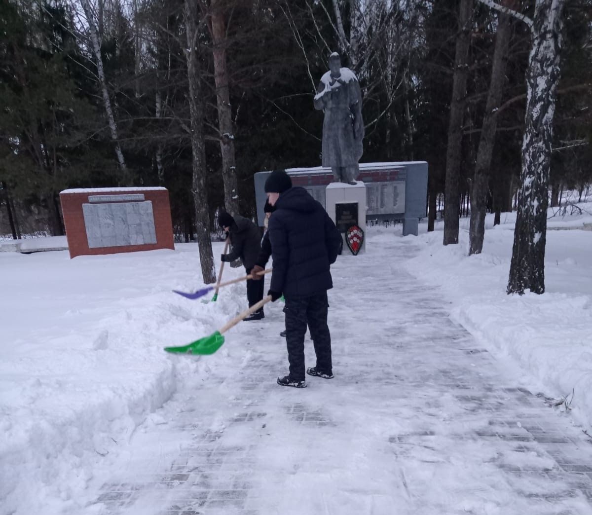 Волонтерлар отряды шефлык итә