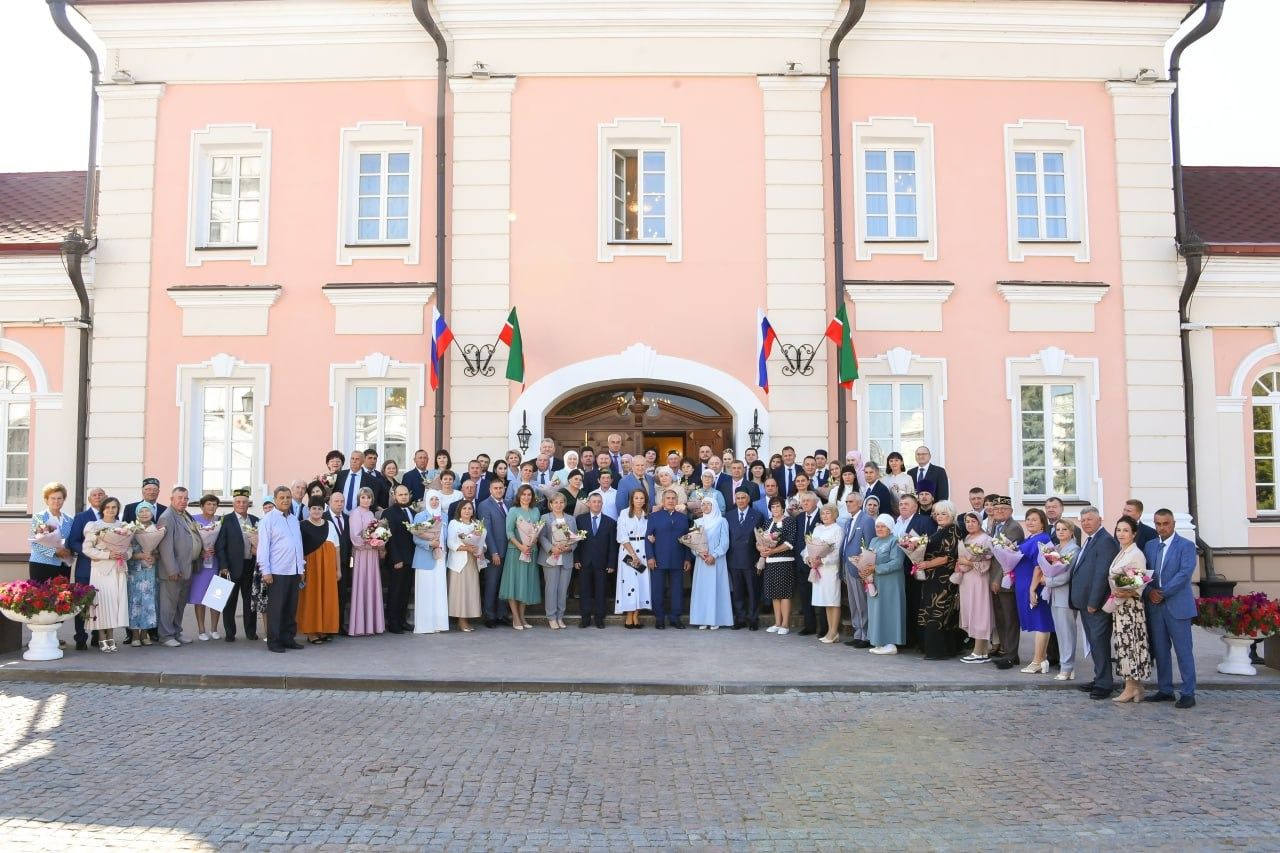 Казан Кремлендә Татарстан Республикасы Рәисе Р.Н. Миңнеханов исеменнән ел саен үткәрелә торган тантаналы кабул итү узды