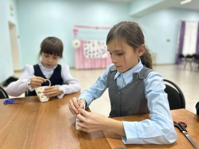 Түбән Табын интернат-мәктәбе укучылары «Яраткан укытучыма сюрпризлы тартмачык» ясады