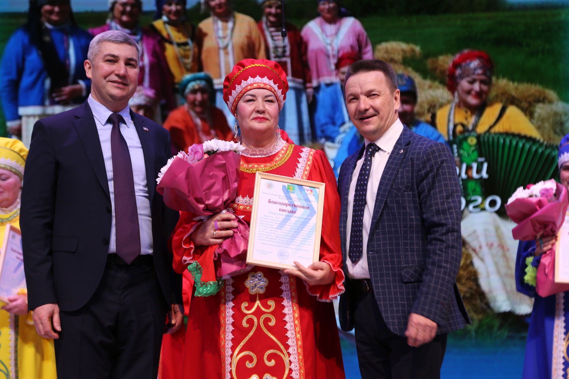 "Рябинушка" халык фольклор ансамбленең 35 еллыгына багышланган бәйрәм концерты
