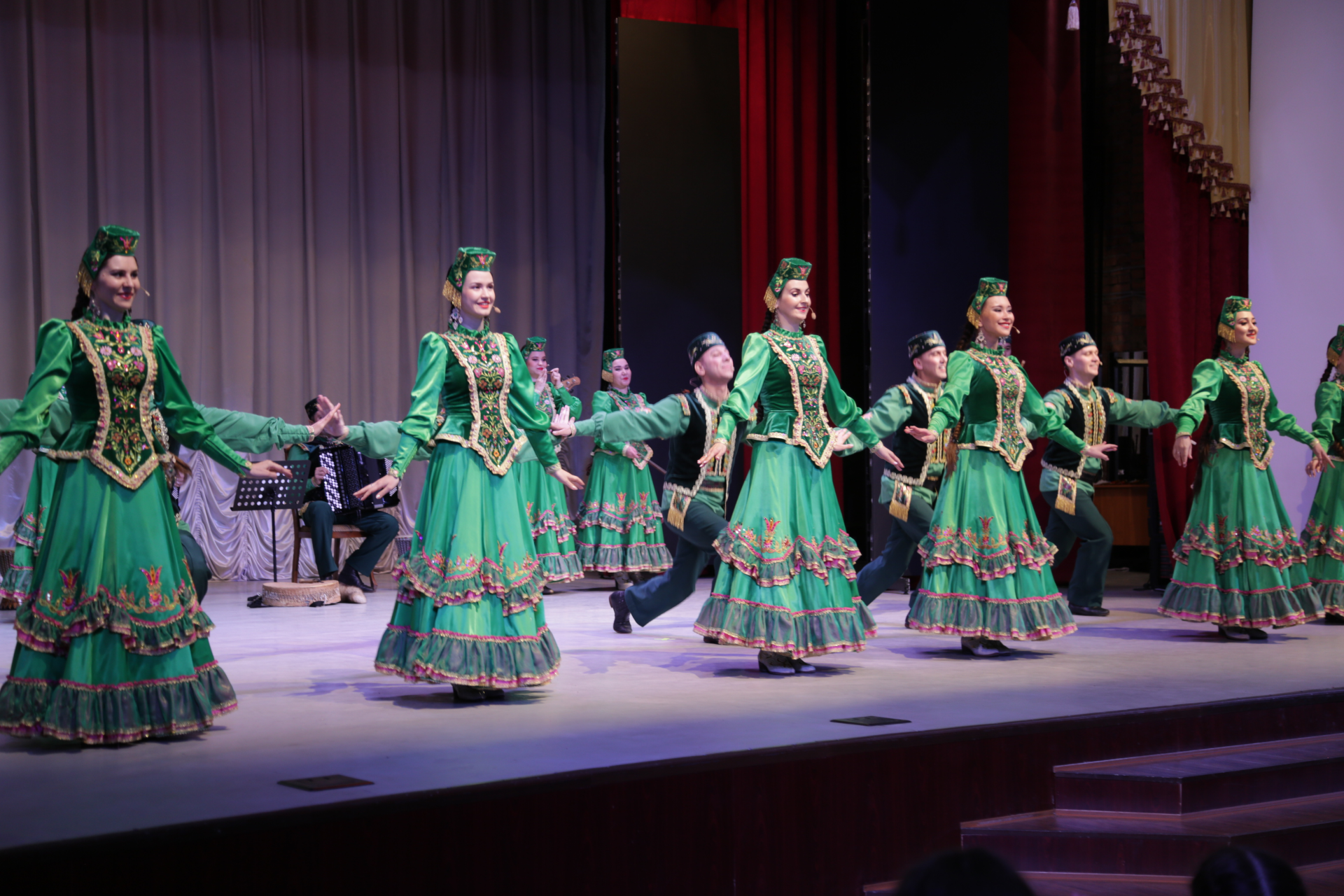 Татарстан дәүләт фольклор музыкасы ансамбле Мөслимгә кунакка килде