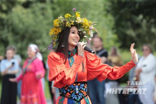 «Шифалы үләннәр, чәчәкләр җыйдык»: «Татмедиа» янында «Медиа Питрау» бәйрәме узды
