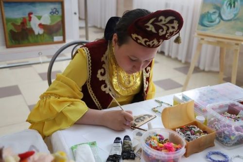 Мөслим сәнгать мәктәбенең иҗади-отчет концерты