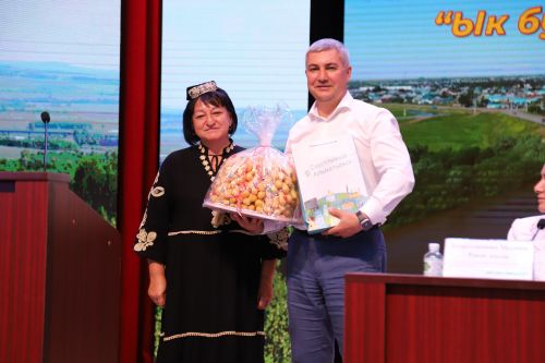 "Ак калфак"лылар - Мөслимдә