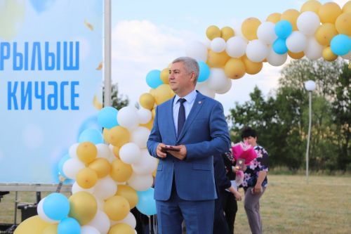 11 сыйныф укучылары чыгарылыш кичәсе