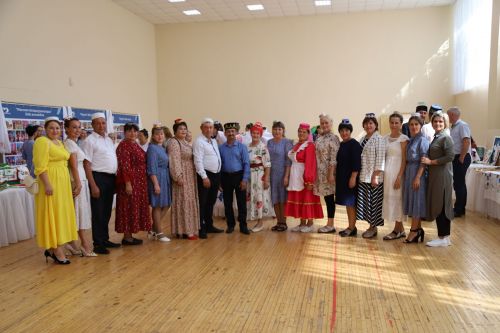 "Ак калфак"лылар - Мөслимдә