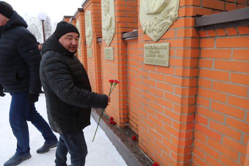 15 февраль көнне Россиядә Ватаныннан читтә хәрби бурычын үтәгән россиялеләрне искә алу көне билгеләп үтелде