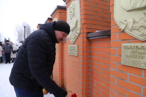 15 февраль көнне Россиядә Ватаныннан читтә хәрби бурычын үтәгән россиялеләрне искә алу көне билгеләп үтелде