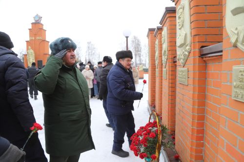 15 февраль көнне Россиядә Ватаныннан читтә хәрби бурычын үтәгән россиялеләрне искә алу көне билгеләп үтелде