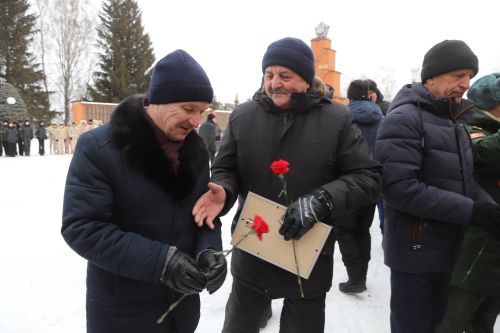 15 февраль көнне Россиядә Ватаныннан читтә хәрби бурычын үтәгән россиялеләрне искә алу көне билгеләп үтелде