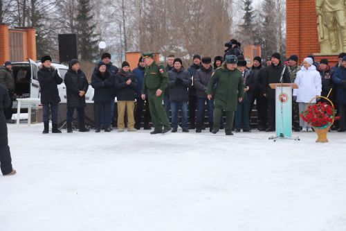 15 февраль көнне Россиядә Ватаныннан читтә хәрби бурычын үтәгән россиялеләрне искә алу көне билгеләп үтелде