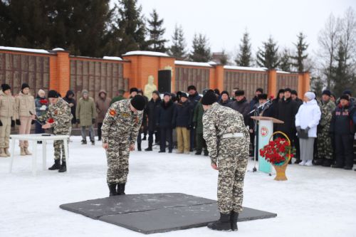 15 февраль көнне Россиядә Ватаныннан читтә хәрби бурычын үтәгән россиялеләрне искә алу көне билгеләп үтелде