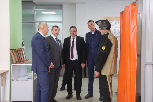 Бүген З. Басыйрова исемендәге район мәдәният йортында Мөслим район Советының IV чакырылыш XXXIX отчет сессиясе узды