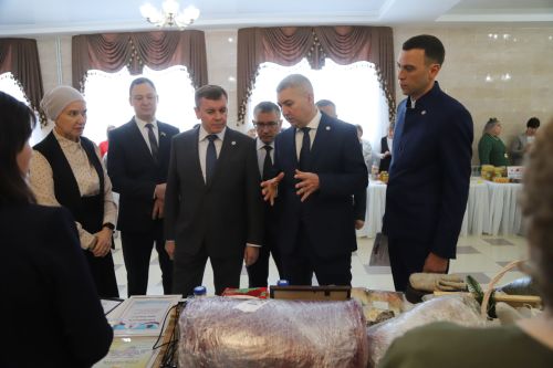 Бүген З. Басыйрова исемендәге район мәдәният йортында Мөслим район Советының IV чакырылыш XXXIX отчет сессиясе узды