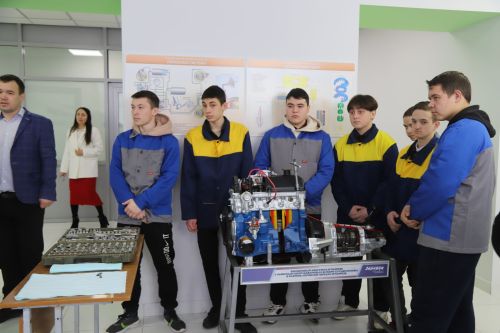 Бүген З. Басыйрова исемендәге район мәдәният йортында Мөслим район Советының IV чакырылыш XXXIX отчет сессиясе узды