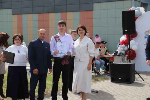 Мөслим мәктәпләрендә бүген Соңгы кыңгырау бәйрәме бара