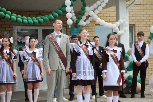 Мөслим мәктәпләрендә бүген Соңгы кыңгырау бәйрәме бара