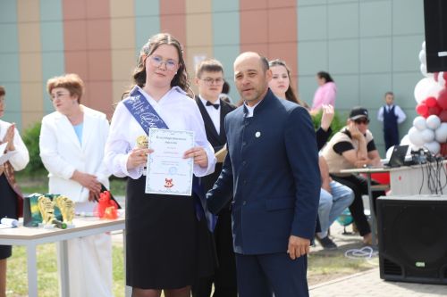 Мөслим мәктәпләрендә бүген Соңгы кыңгырау бәйрәме бара