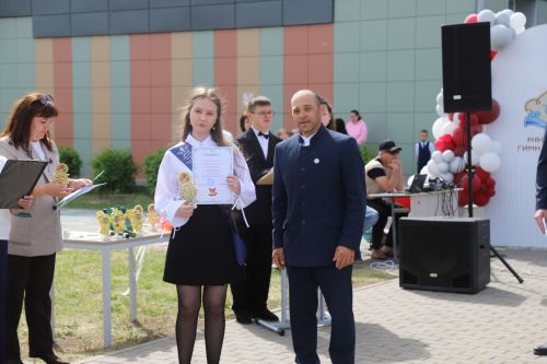 Мөслим мәктәпләрендә бүген Соңгы кыңгырау бәйрәме бара