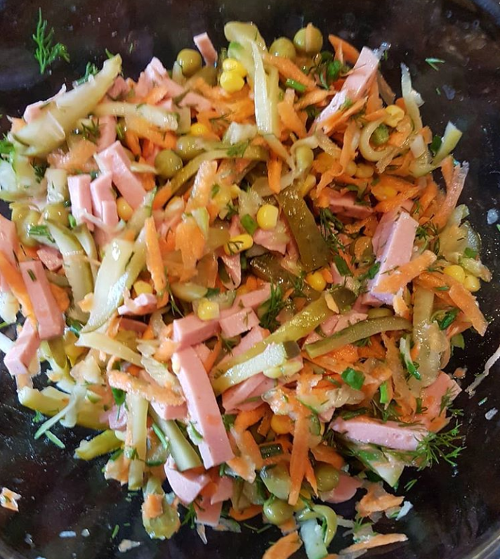 ТӘМЛЕТЕМАК: Айгөл Бариевадан тәмле салат рецепты