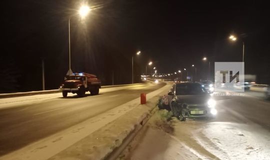 Татарстан юлында ике җиңел автомобиль катнашындагы авариядә хатын-кыз зыян күргән
