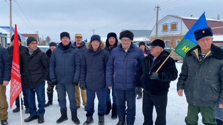 Әфган сугышы ветераны Гәрәев Илшатның йорт диварына элмә такта куелды