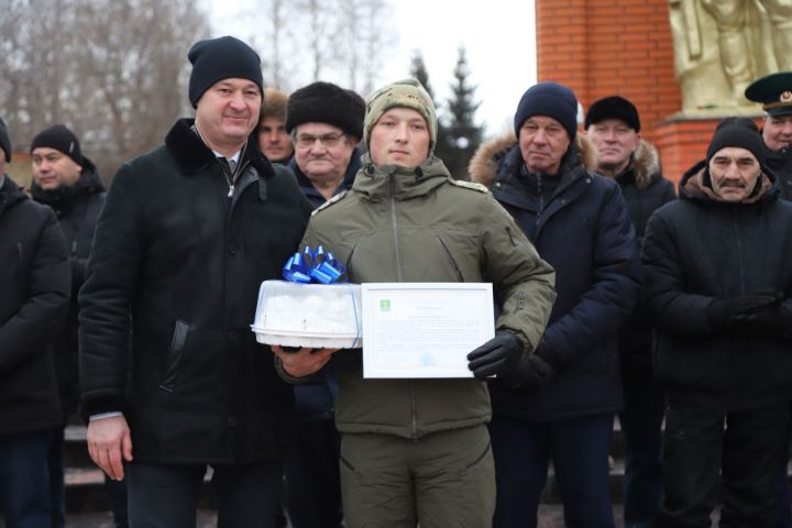 Ватан Геройлары көне уңаеннан мемориаль комплекста митинг узды