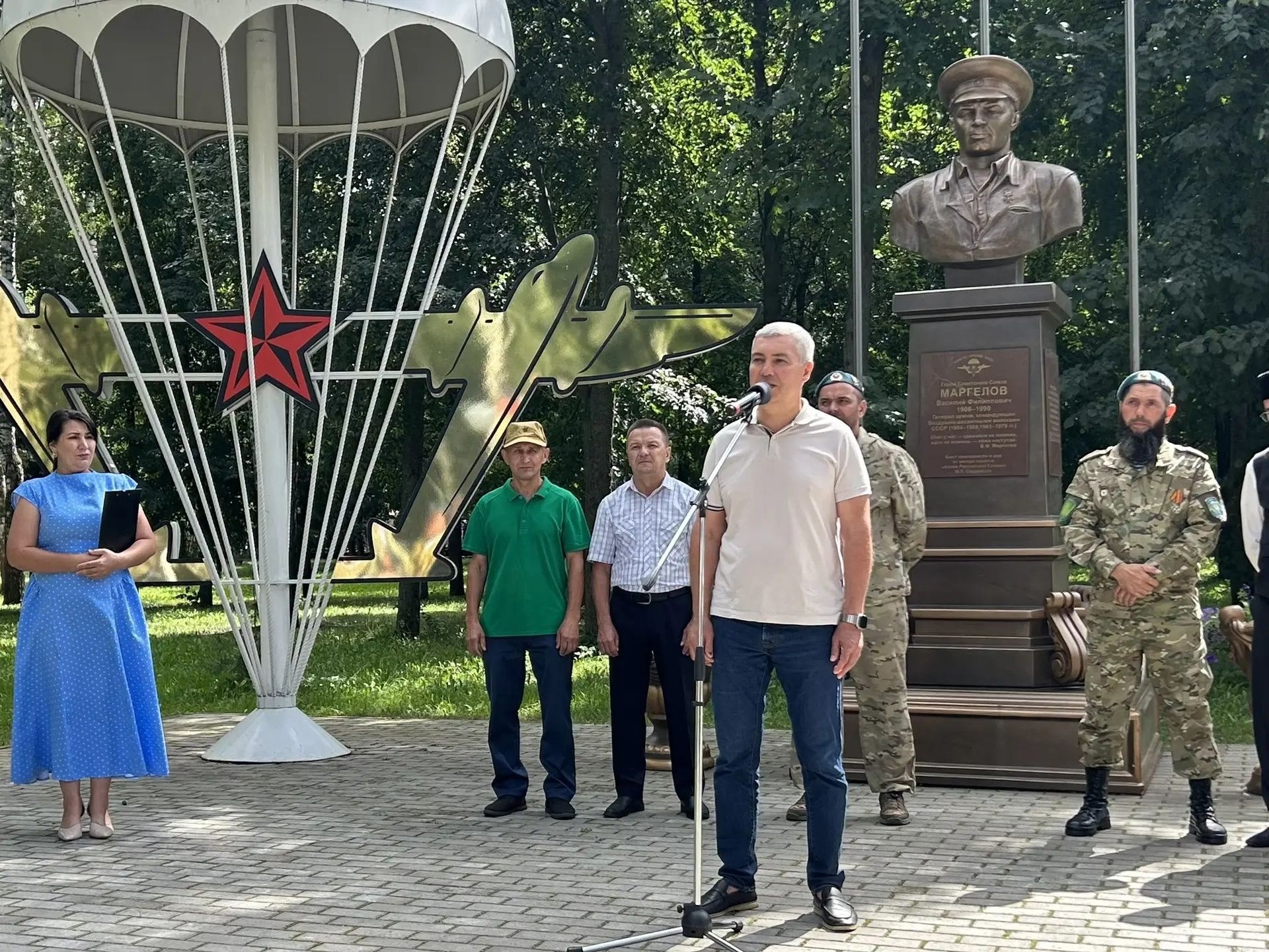 Район башлыгы Альберт Хуҗин бәйрәм белән котлады 