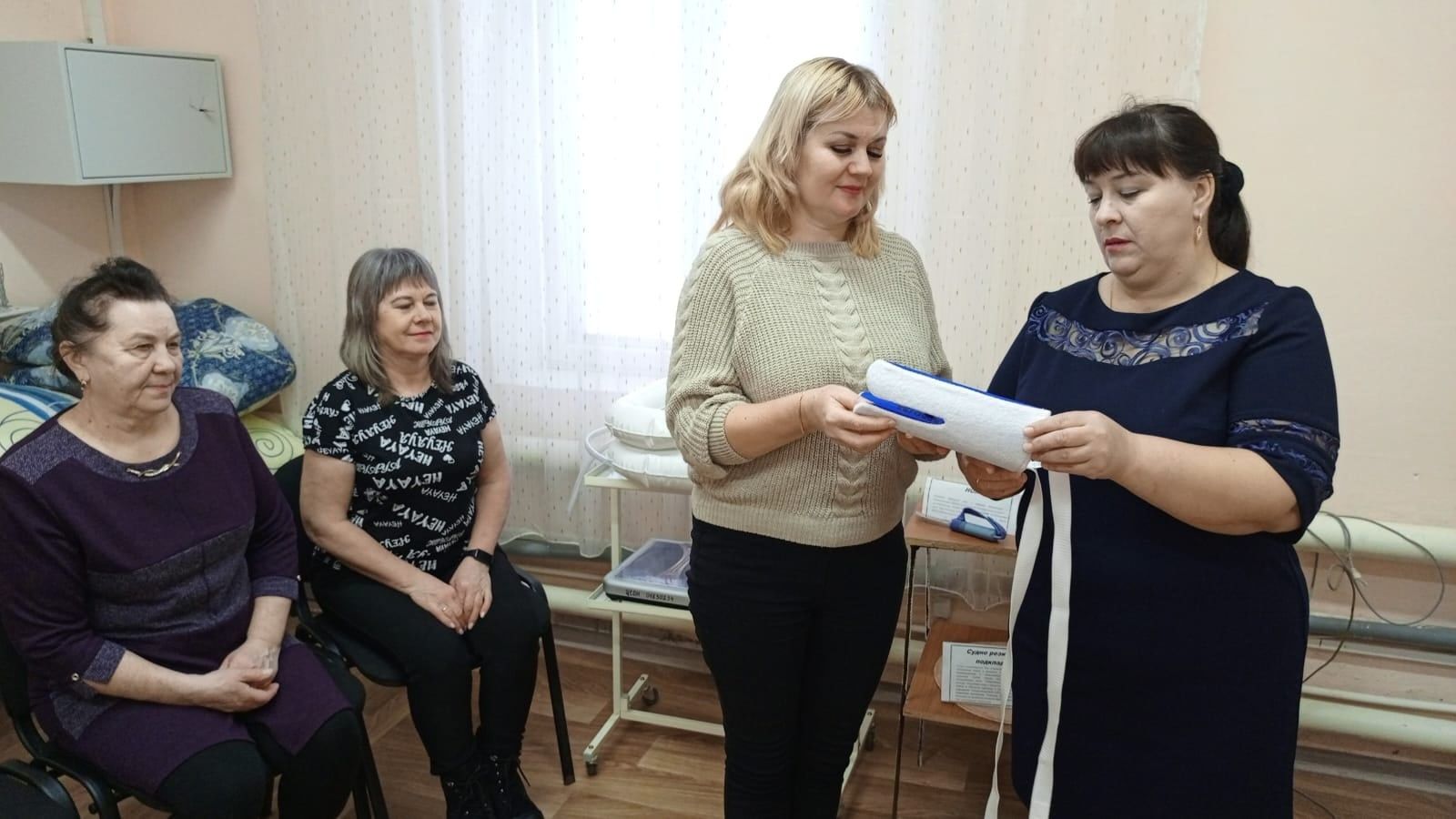 Социаль яклау бүлегендә түгәрәк өстәл уздырылган