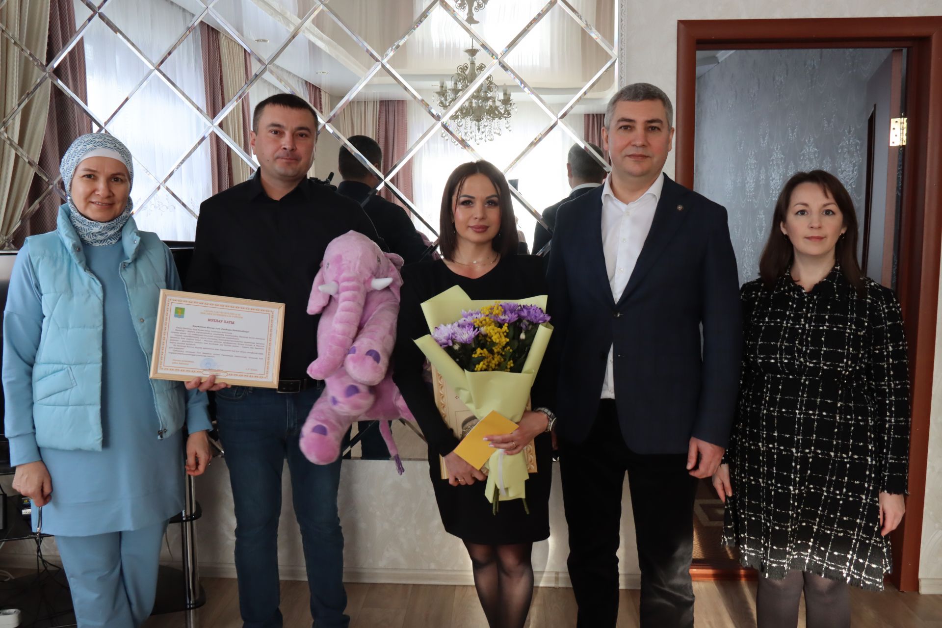 Төкле аягың белән, Милана!