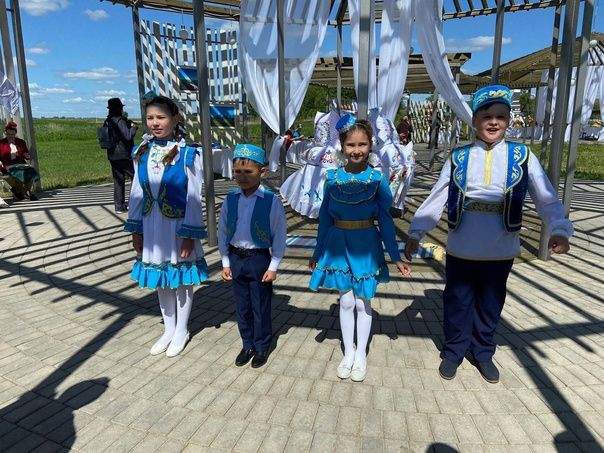 Театр сәнгатенә гашыйклар
