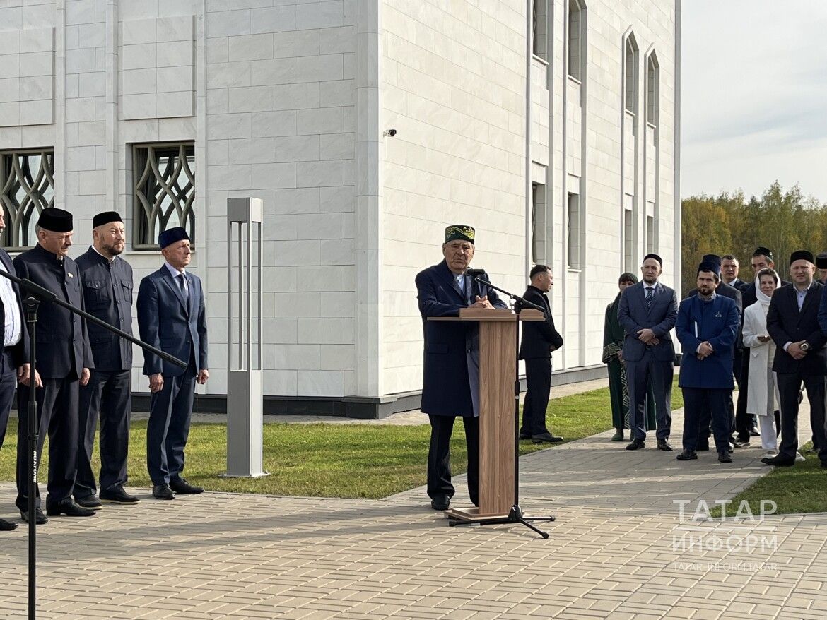 Минтимер Шәймиев Болгар ислам академиясендә спорт мәйданчыгын ачты