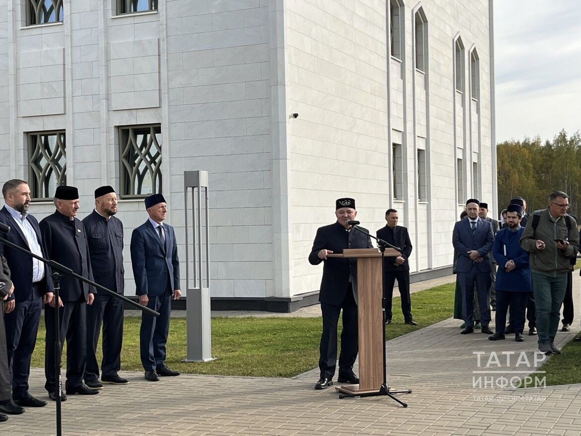 Минтимер Шәймиев Болгар ислам академиясендә спорт мәйданчыгын ачты