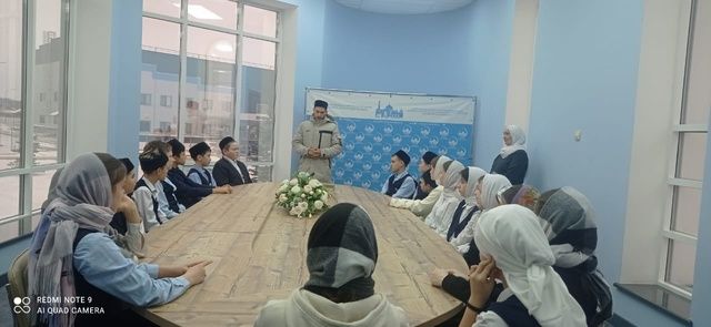 Мөслим лицее укучылары «Җәмигь» мәчетенә экскурсияга барган