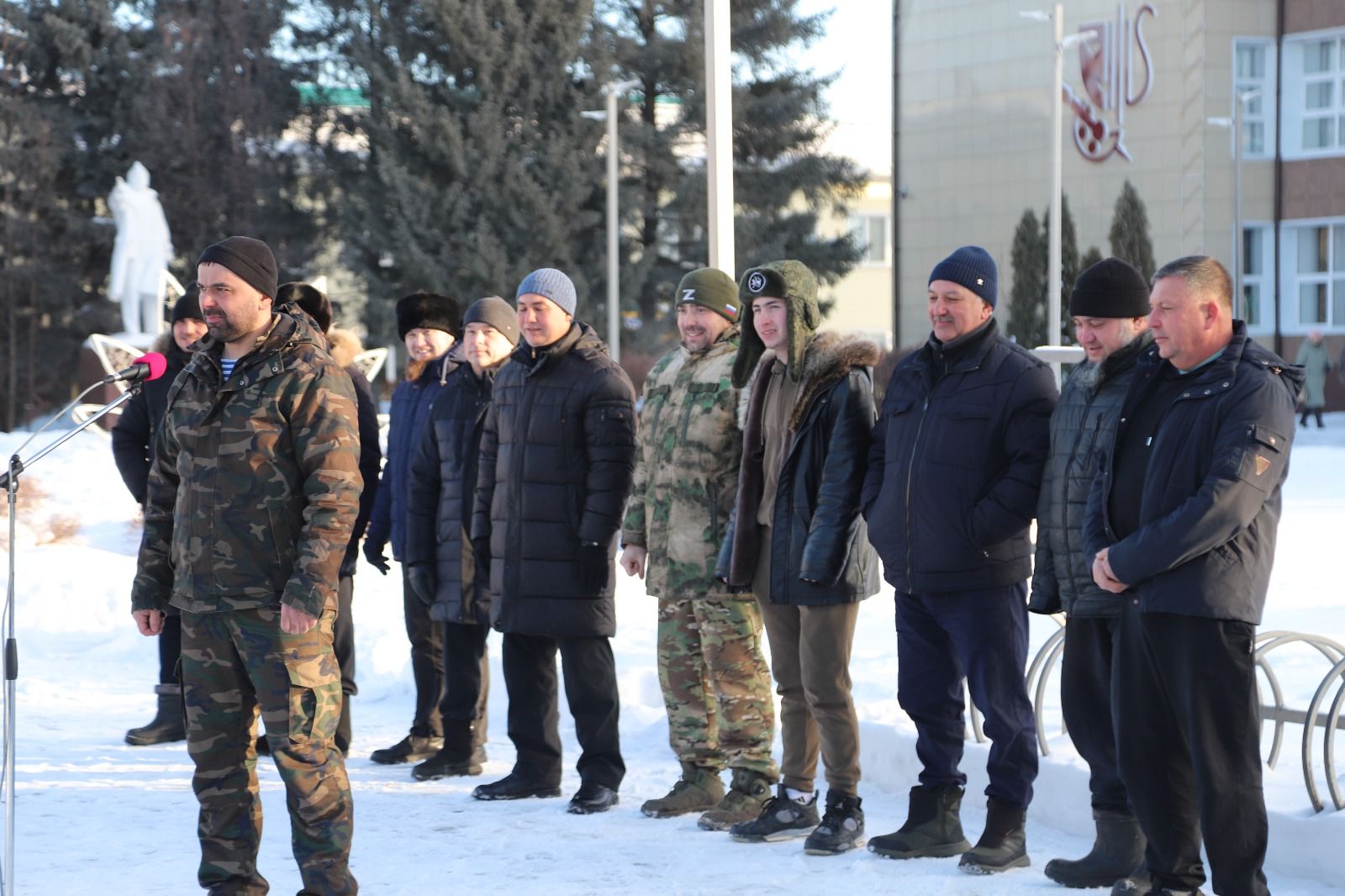 Бүген райондашларыбыз махсус хәрби операция зонасына гуманитар ярдәм илтеп кайткан егетләребезне каршы алды