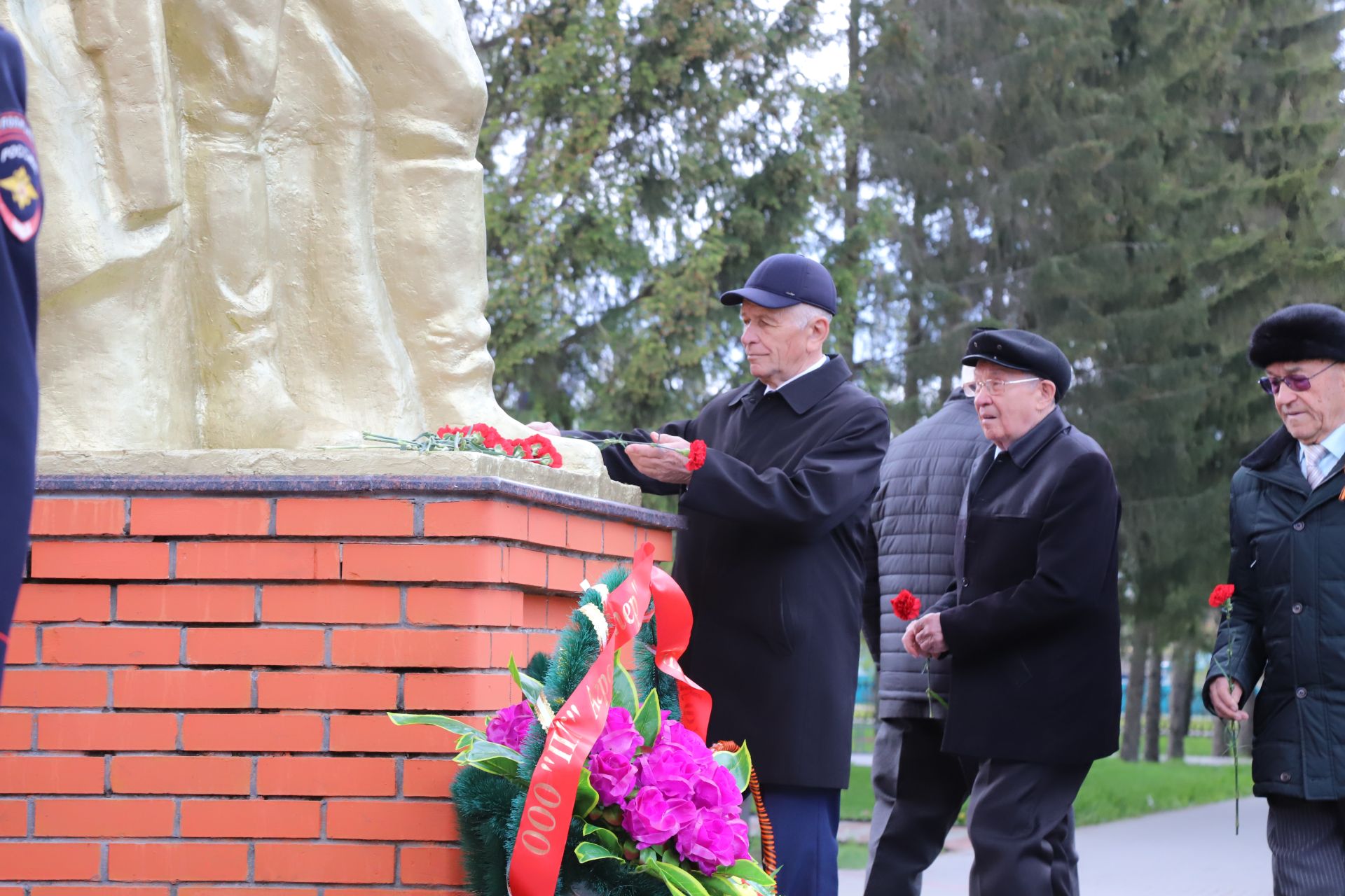 Җиңү көне уңаеннан Сугышчан һәм хезмәт даны мемориаль комплексында чаралар (+фоторепортаж)