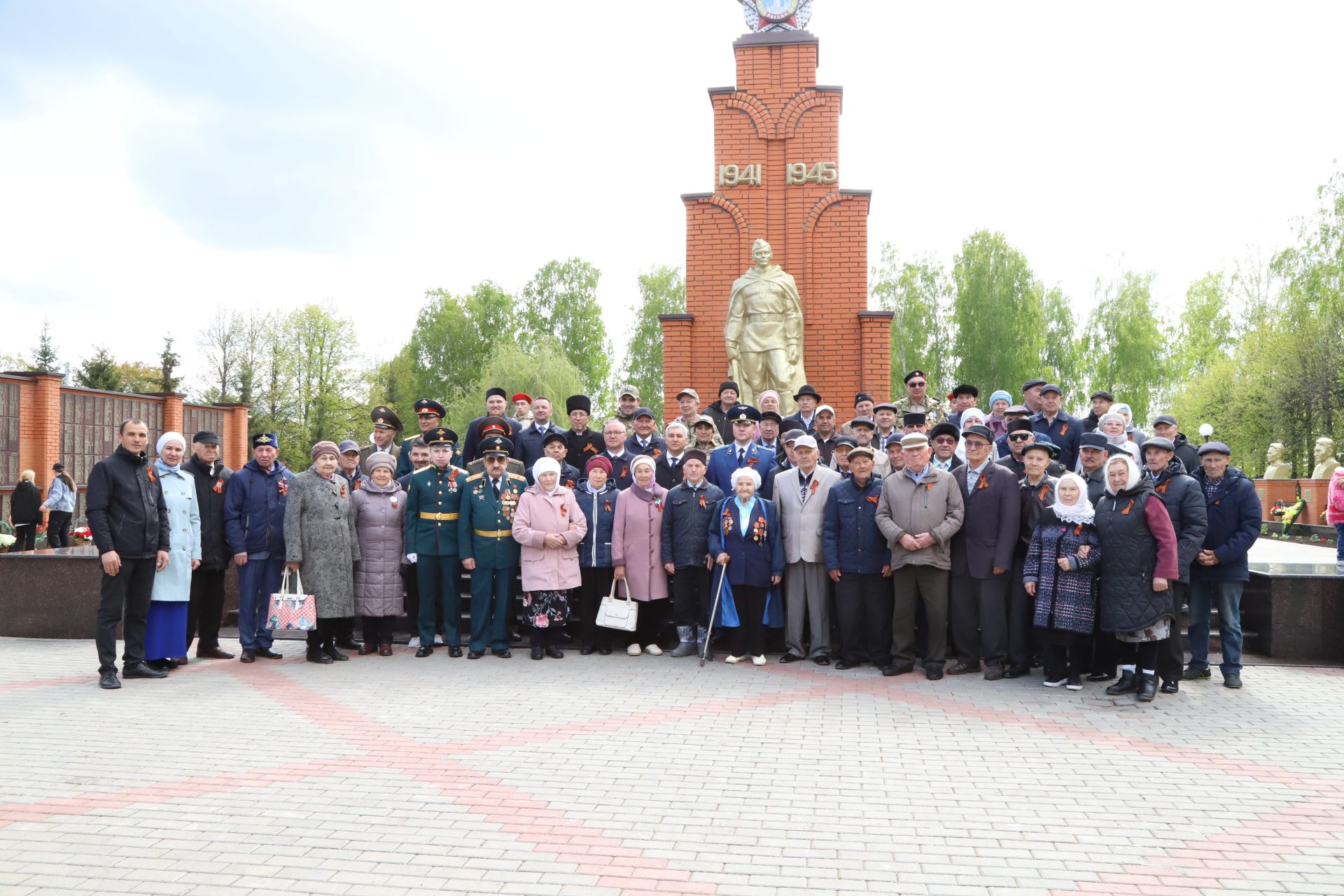 Җиңү көне уңаеннан Сугышчан һәм хезмәт даны мемориаль комплексында чаралар (+фоторепортаж)