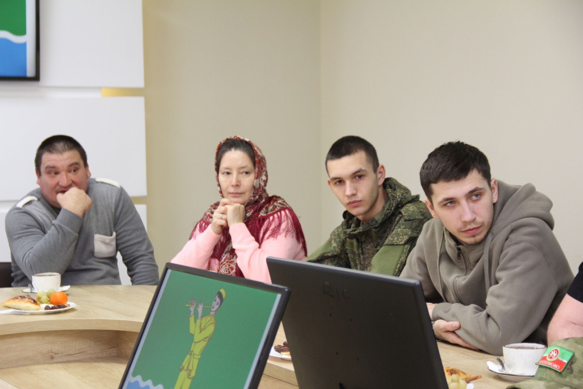 Кичә район башлыгы Альберт Хуҗин батырларыбыз белән очрашты