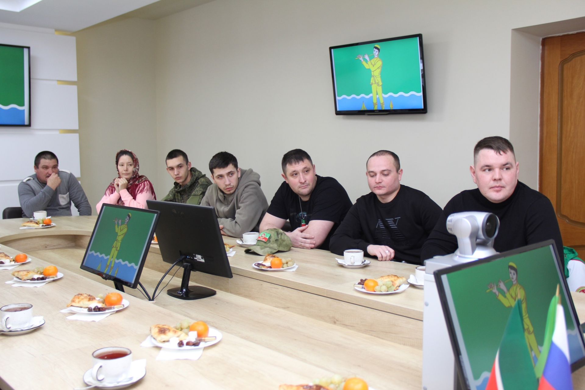 Кичә район башлыгы Альберт Хуҗин батырларыбыз белән очрашты