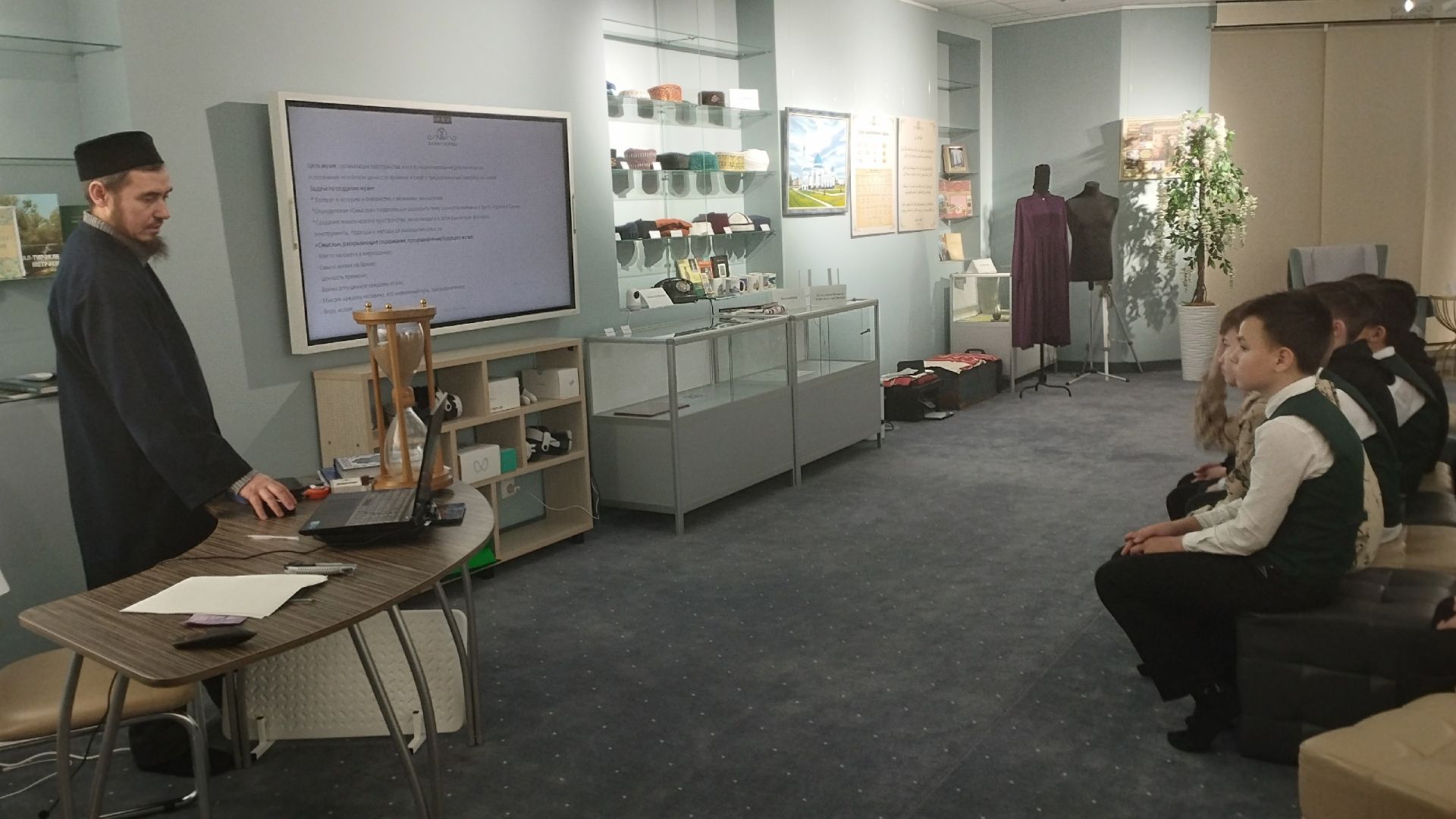 Җәмигъ мәчетендә «Вакыт байлыгы» дип исемләнгән очрашу үтте