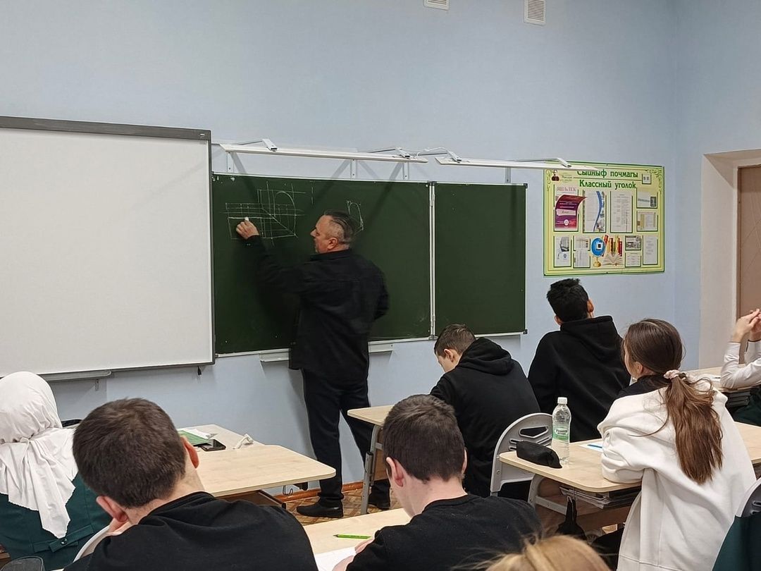 «Минем беренче сызымым» исемле осталык дәресе үтте