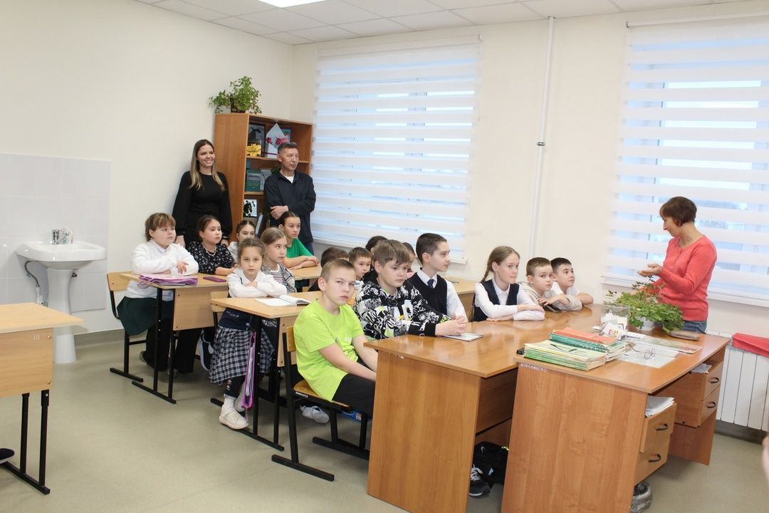Мөслим балалар сәнгать мәктәбенең музыка бүлеге укучылары Фәрит Яруллин исемендәге Әлмәт музыка көллияте студентлары белән очраштылар