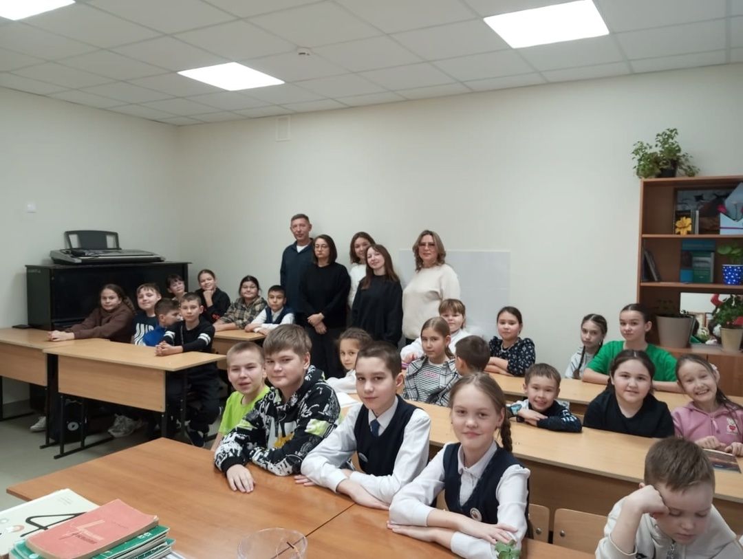 Мөслим балалар сәнгать мәктәбенең музыка бүлеге укучылары Фәрит Яруллин исемендәге Әлмәт музыка көллияте студентлары белән очраштылар
