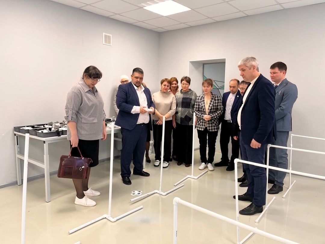 Кичә мәктәптән тыш эшләр үзәгендә мәктәп директорлары өчен гамәли юнәлешле киңәшмә узды