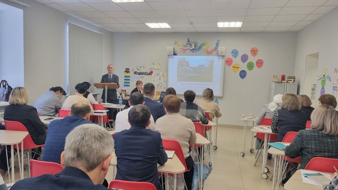 Кичә мәктәптән тыш эшләр үзәгендә мәктәп директорлары өчен гамәли юнәлешле киңәшмә узды