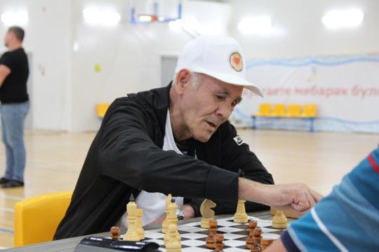 Интернат-йорт тәрбияләнүчеләре Рушат Солтанов белән экскурсиядә