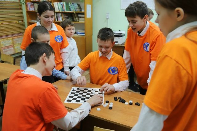 Олы Чакмак мәктәбендә “Тылсым” волонтерлар отряды эшли