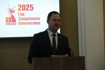 Район хакимиятенең актлар залында оешма-предприятие, бүлек җитәкчеләре катнашында 2025 ел йомгакларына багышланган киңәйтелгән киңәшмә узды