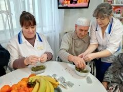 Дуслар, мандариннар һәм хуш исле чәй булмаганда Яңа елның нинди кызыгы бар!